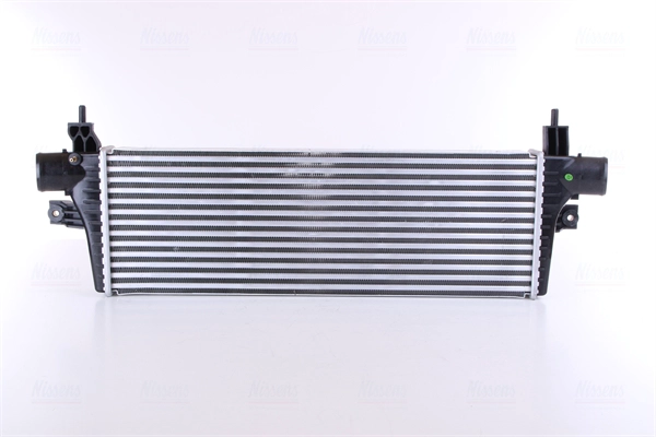 Интеркулер toyota hilux/fortuner 2.4/2.8d 15- NISSENS 961169