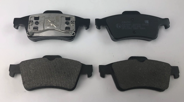 Комплект тормозных колодок дисковый тормоз JURATEK JCP1540