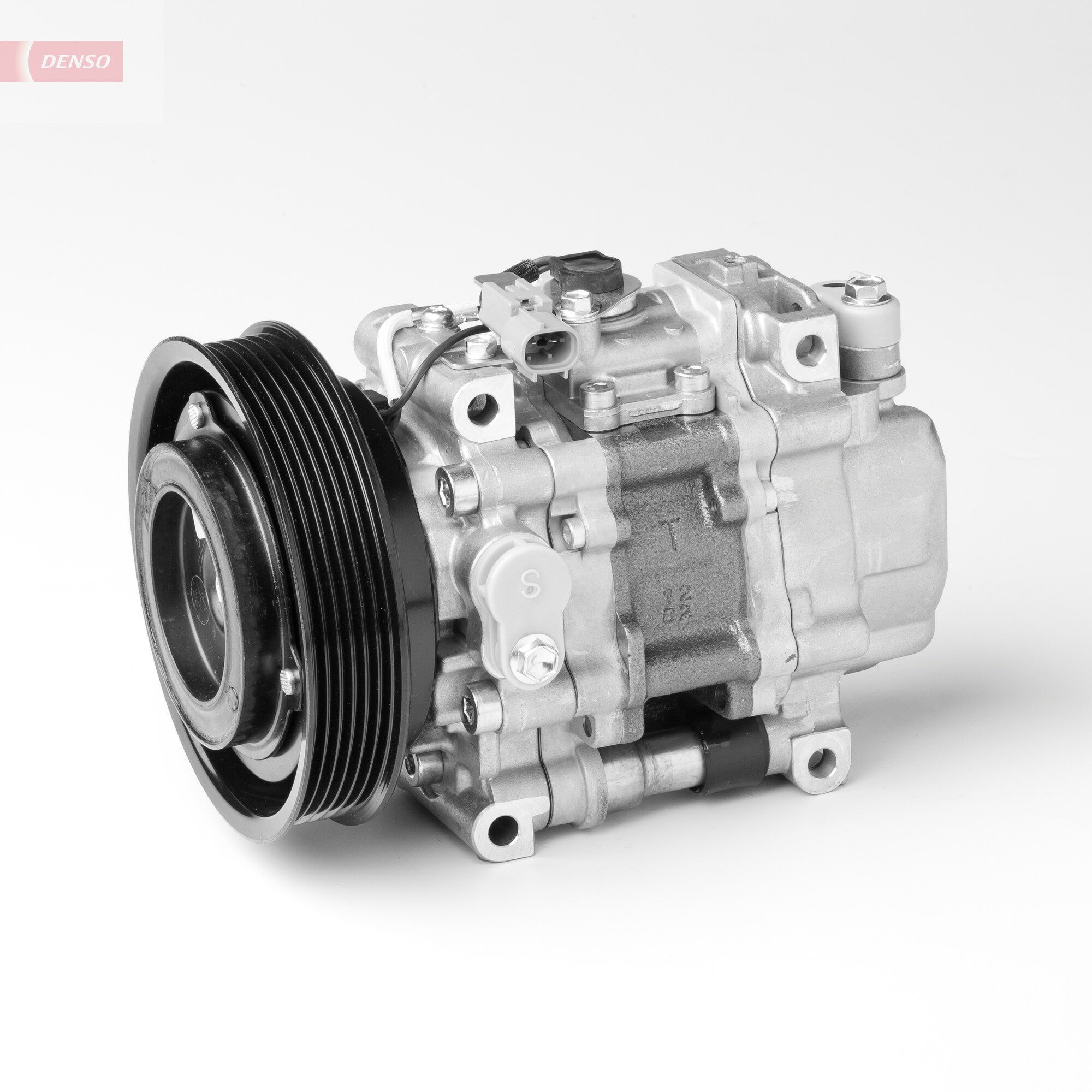Компрессор кондиционер DENSO DCP09009