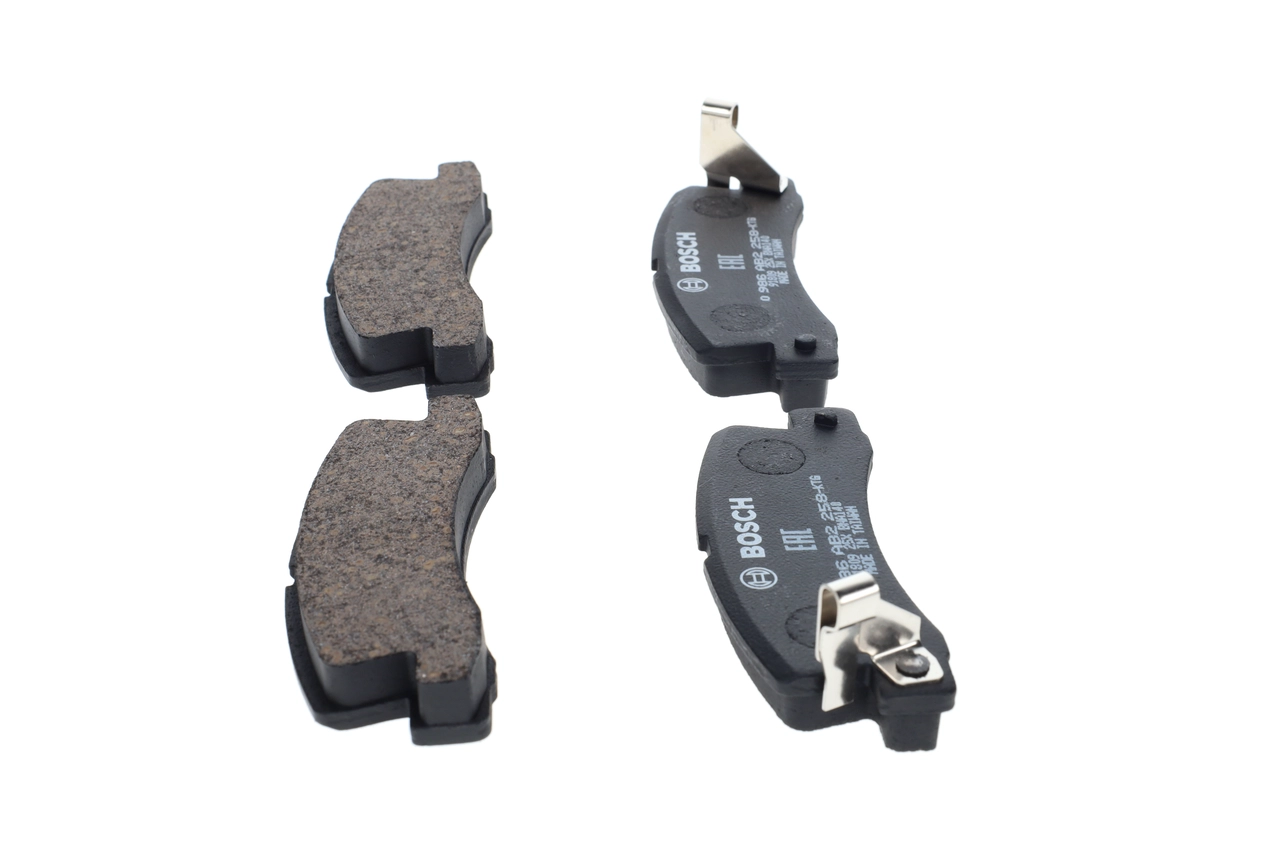 Комплект тормозных колодок дисковый тормоз BOSCH 0 986 AB2 258