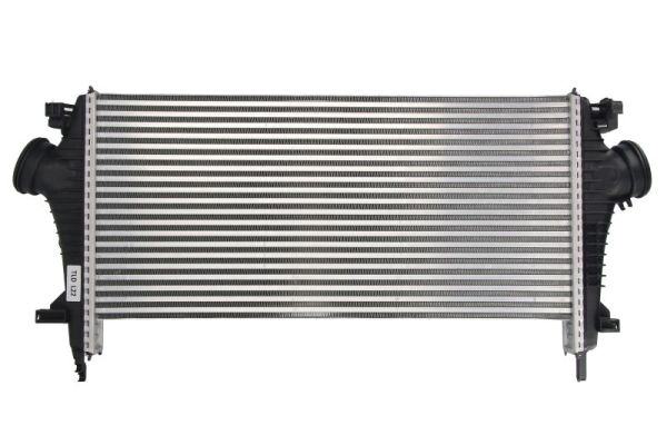 Интеркулер THERMOTEC DAX024TT