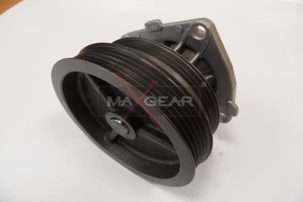 Водяной насос охлаждение двигателя MAXGEAR 47-0137