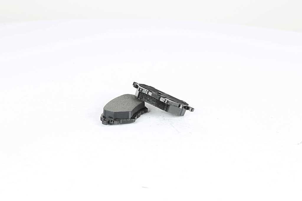 Комплект тормозных колодок дисковый тормоз BSG BSG 70-200-033