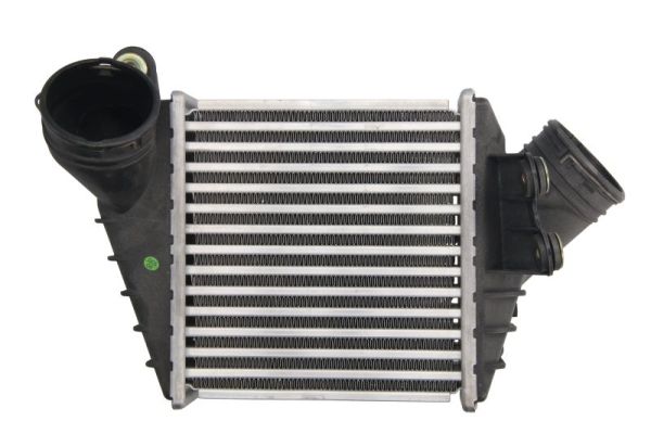 Интеркулер THERMOTEC DAW017TT