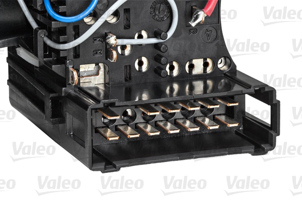 Выключатель на рулевой колонке original part VALEO 251586