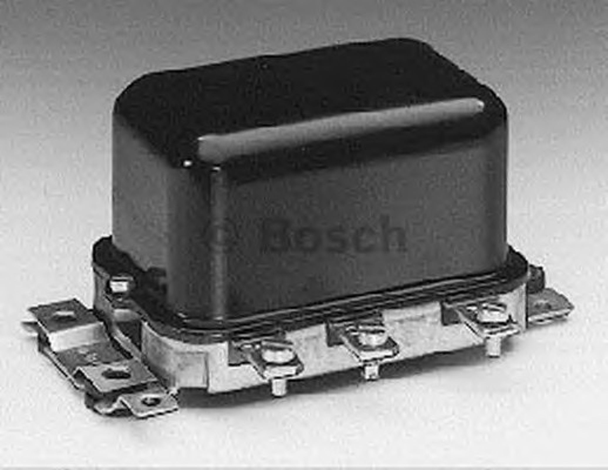 Реле-регулятор генератора BOSCH 0190309004