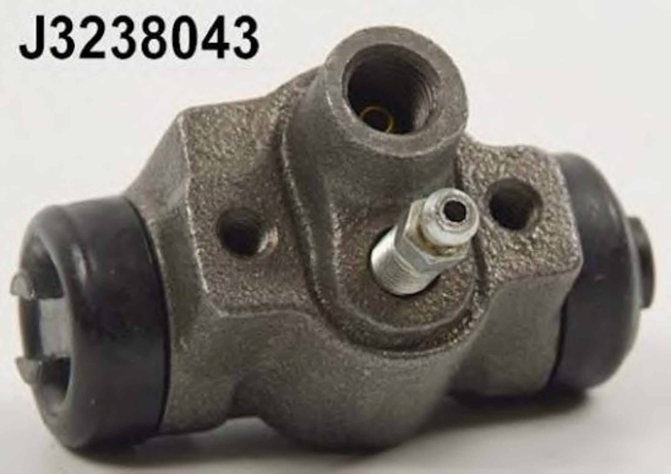 Рабочий тормозной цилиндр NIPPARTS J3238043