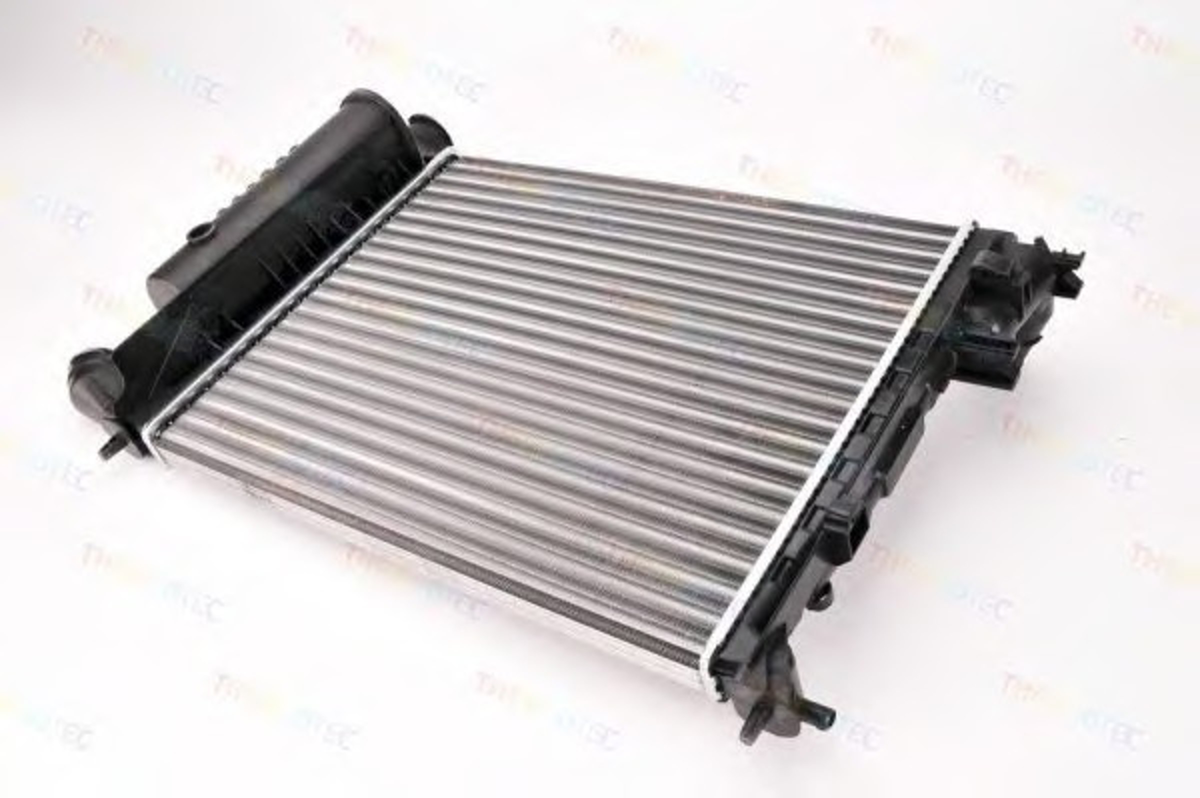 Радиатор системы охлаждения THERMOTEC D7P041TT